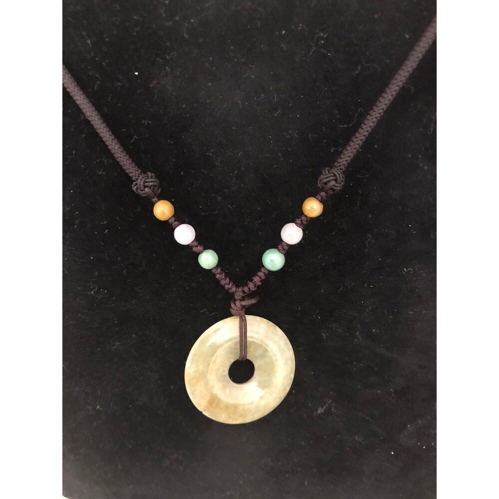 Vintage jade pendant necklace
